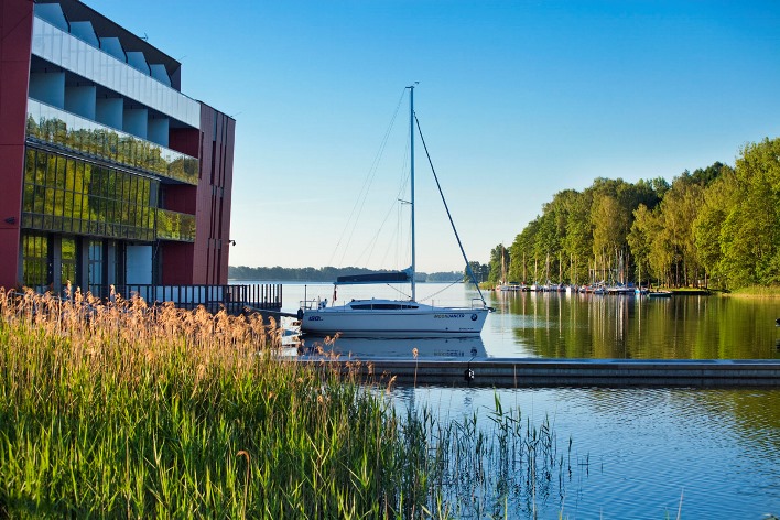 Hotel Mikolajki - Finde ein Zimmer für eine Übernachtung in Mokolajki