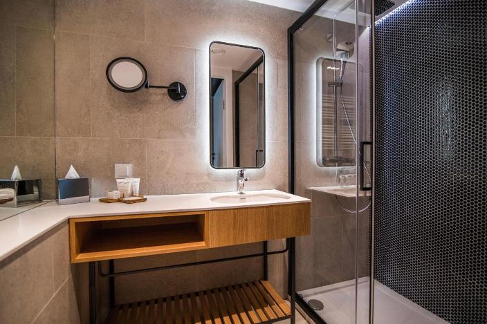 Radisson Resort - bietet modernen Wellnessbereich und Aquapark