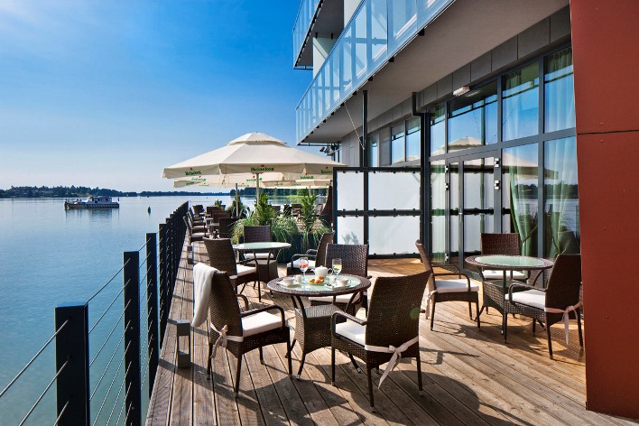 Hotel Mikolajki - Finde ein Zimmer für eine Übernachtung in Mokolajki