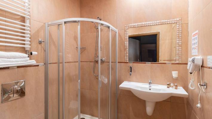 Sandra Spa Karpacz - Hotel am schönen Kurgarten von Krummhübel im Riesengebirge