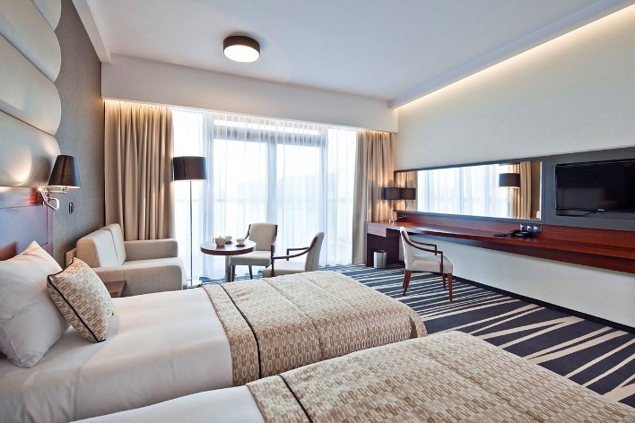 Hotel Mikolajki - Finde ein Zimmer für eine Übernachtung in Mokolajki
