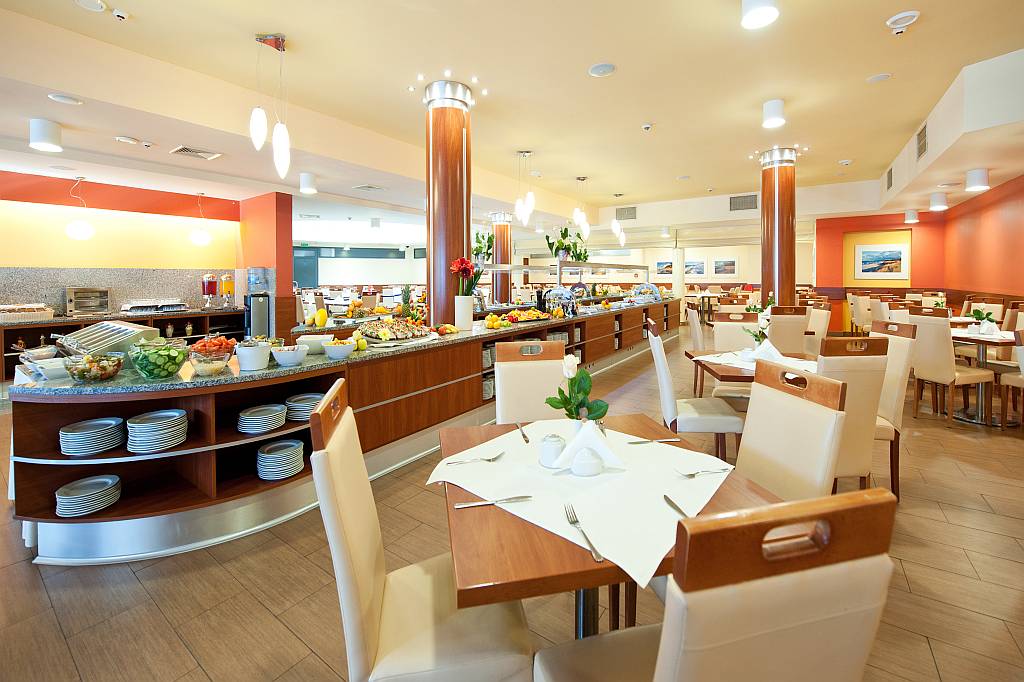 Ikar Plaza - Beliebtes Hotel in Kolberg mit sehr guten Preisen