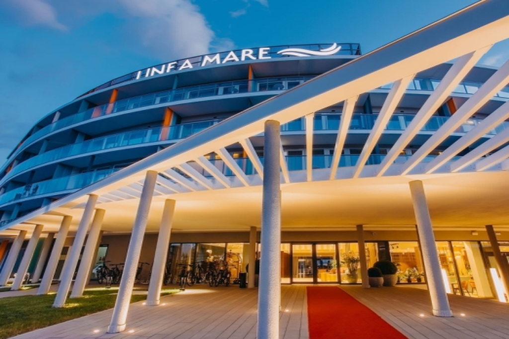 Linea Mare - 5 Sterne Strandhotel mit Pool & Spa