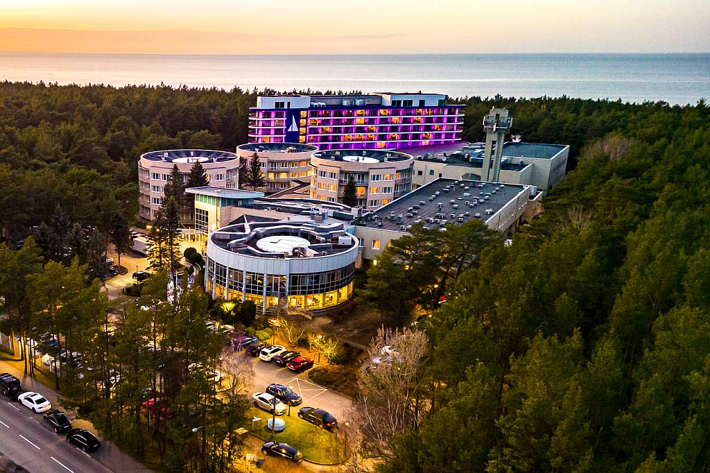 Senator - Hotel im Kolberger Deep (Dzwirzyno)